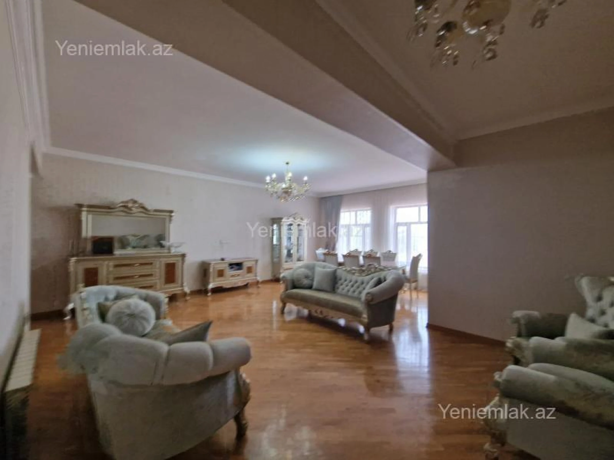 Satılır 6 otaqlı həyət evi 280 m²