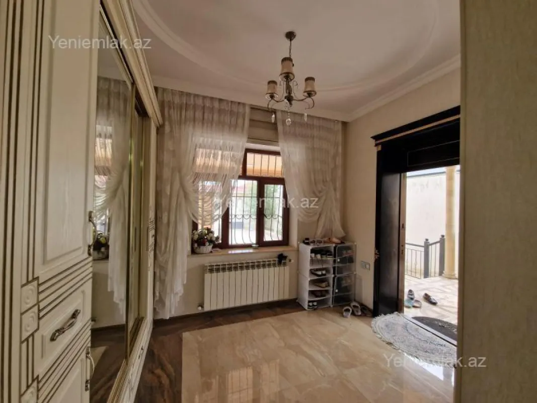 Satılır 6 otaqlı həyət evi 280 m²