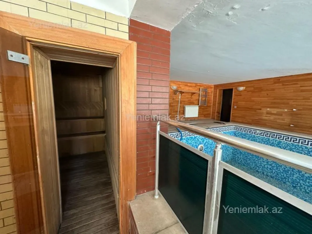 Satılır 9 otaqlı həyət evi 950 m²