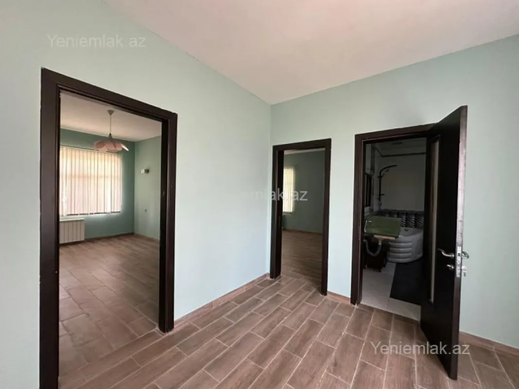 Satılır 9 otaqlı həyət evi 950 m²