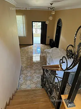Satılır 9 otaqlı həyət evi 950 m²