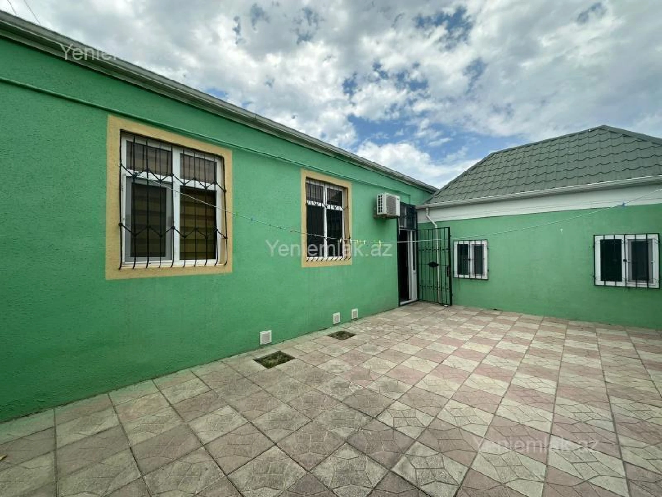 Satılır 4 otaqlı həyət evi 120 m²
