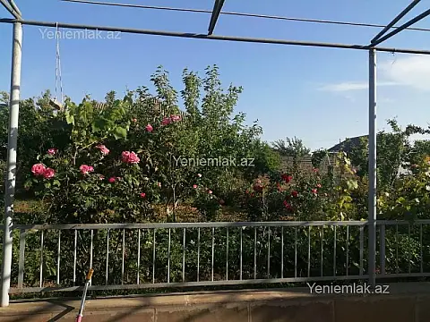 Satılır 4 otaqlı həyət evi 130 m²