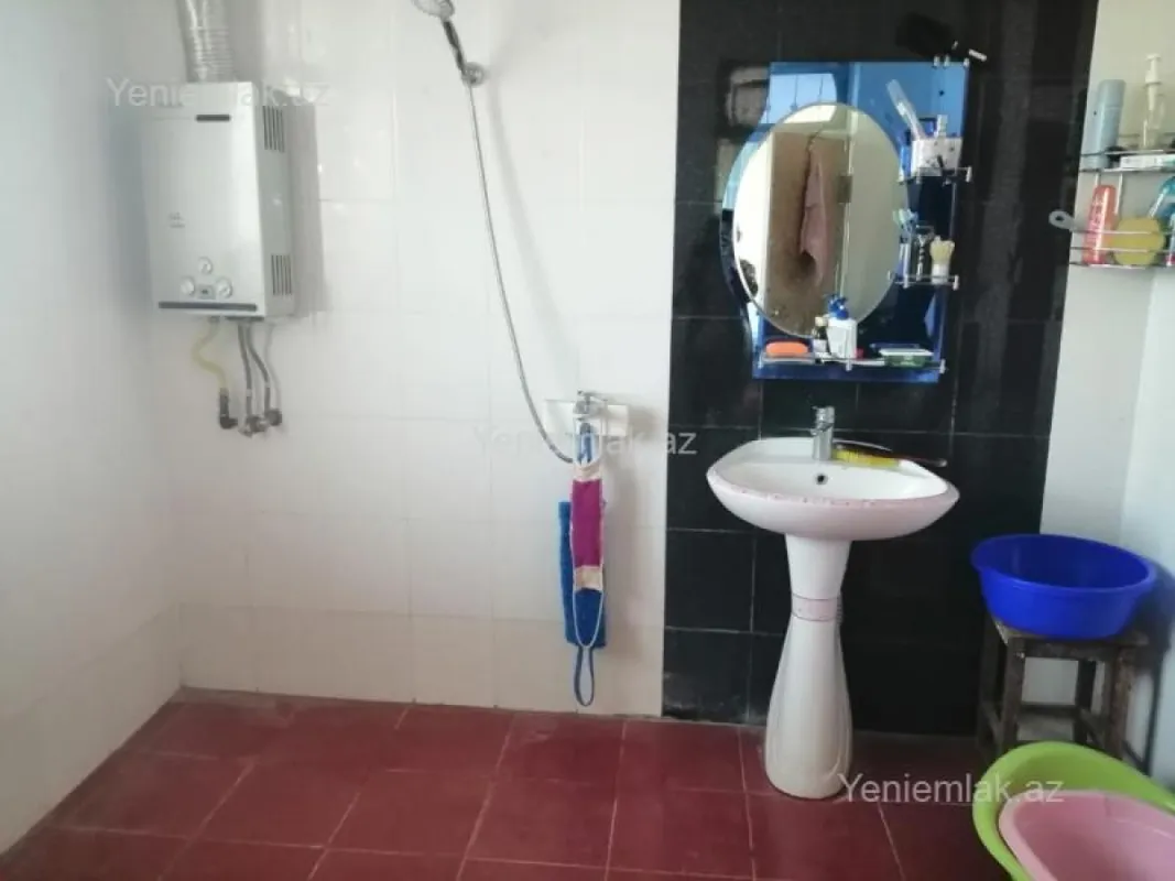 Satılır 4 otaqlı həyət evi 130 m²