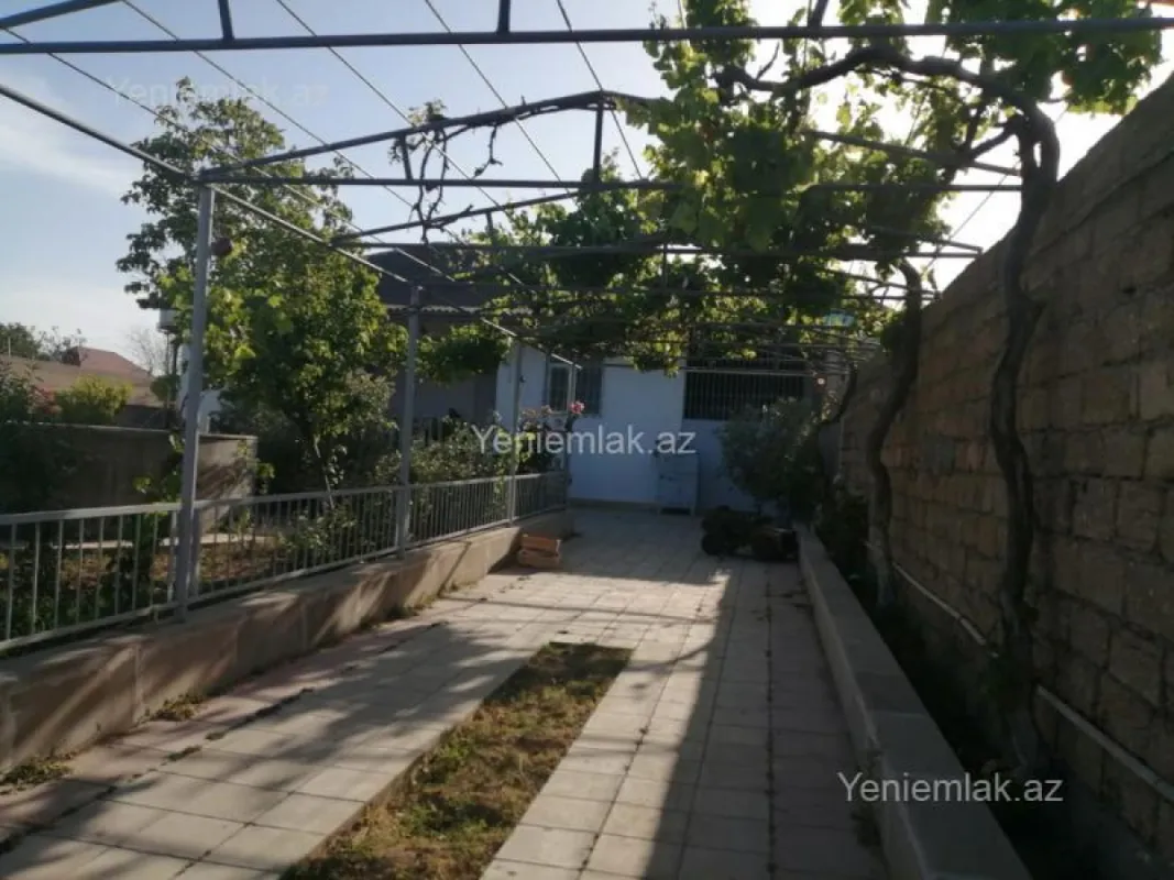 Satılır 4 otaqlı həyət evi 130 m²