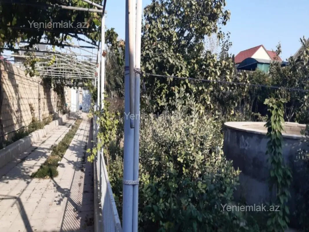 Satılır 4 otaqlı həyət evi 130 m²