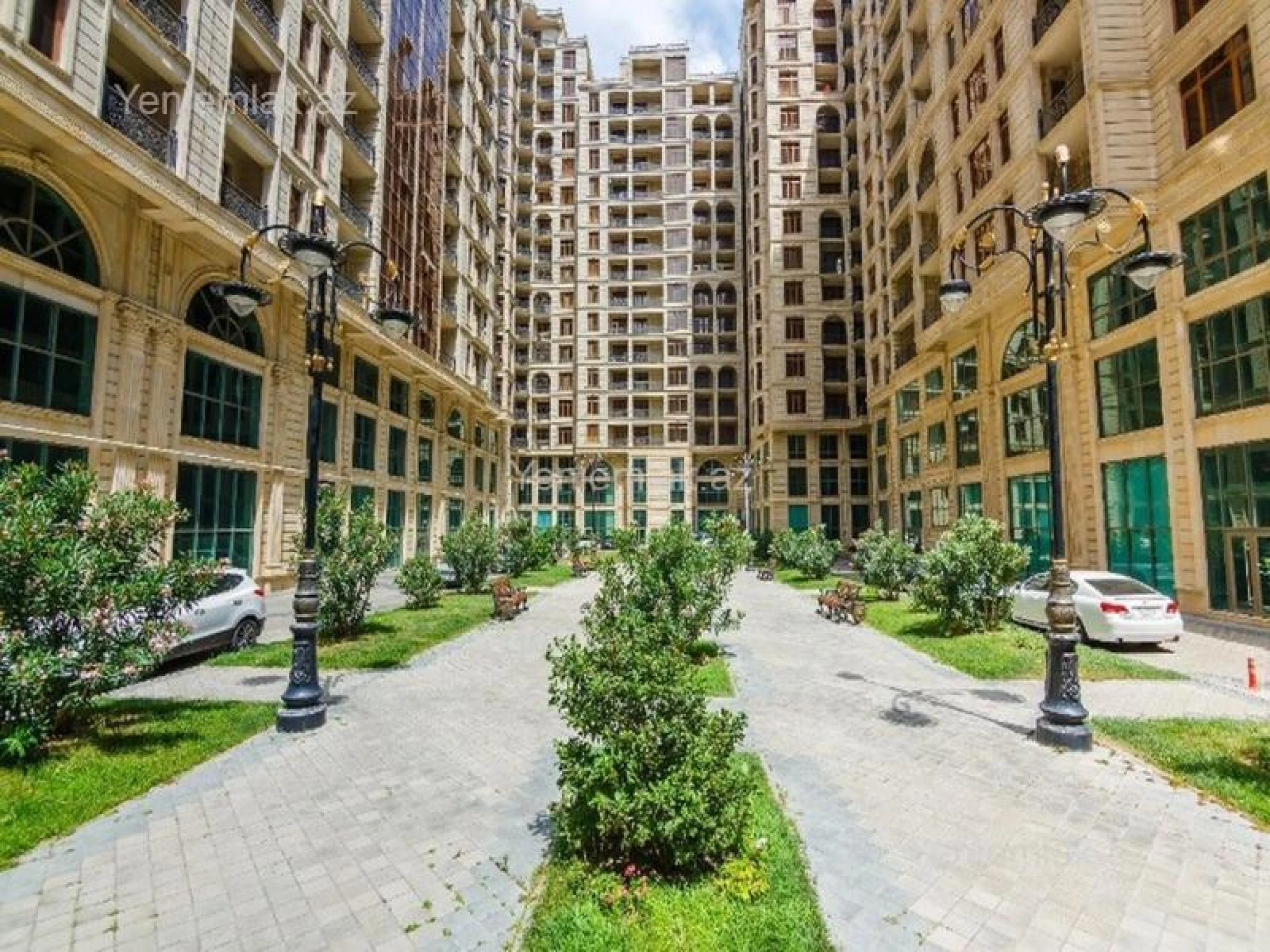 Satılır 4 otaqlı yeni tikili 200 m²