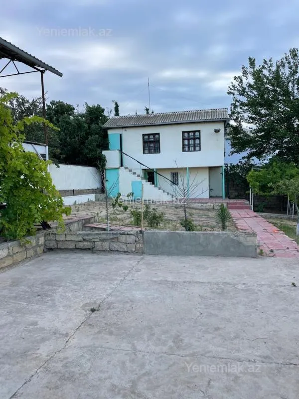 Satılır 2 otaqlı həyət evi 80 m²