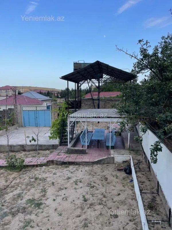 Satılır 2 otaqlı həyət evi 80 m²