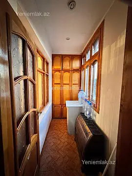 Satılır 4 otaqlı köhnə tikili 105 m²