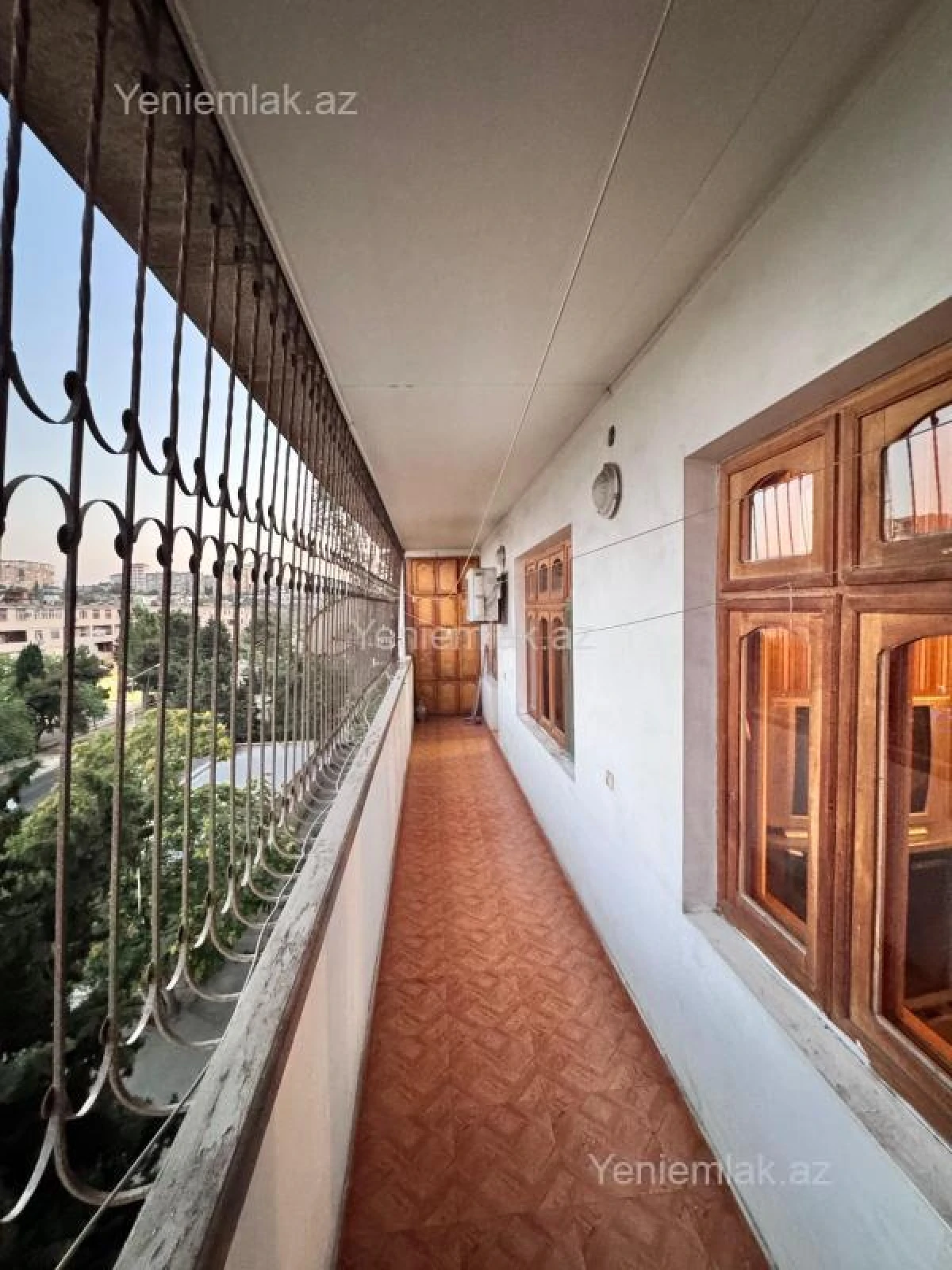 Satılır 4 otaqlı köhnə tikili 105 m²