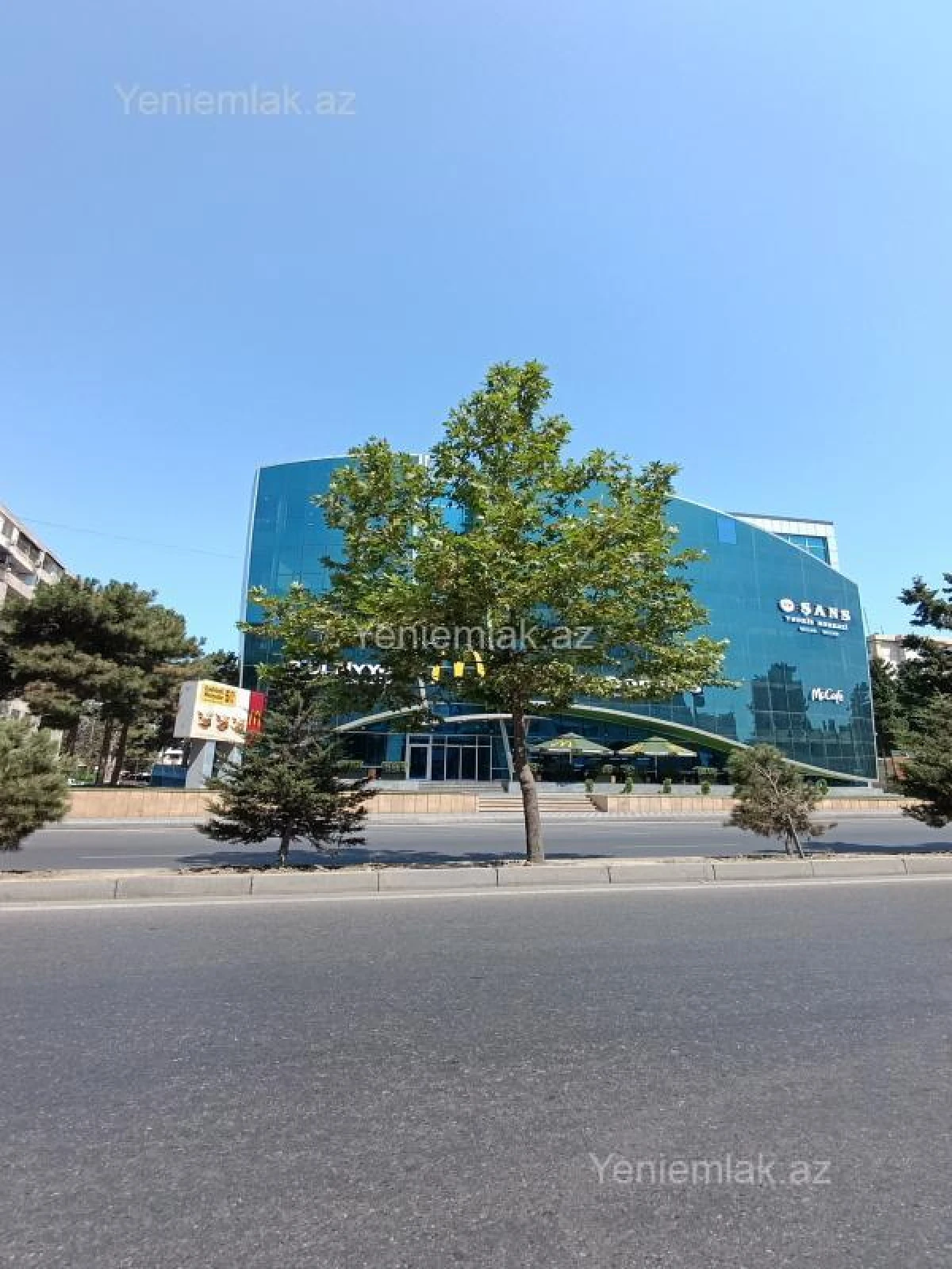 Satılır 4 otaqlı köhnə tikili 105 m²