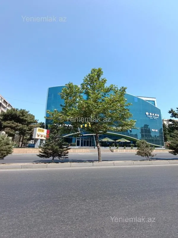 Satılır 4 otaqlı köhnə tikili 105 m²