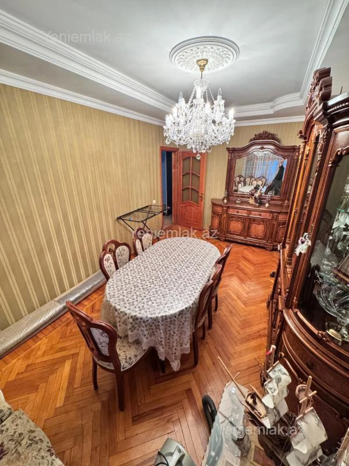 Satılır 4 otaqlı köhnə tikili 105 m²