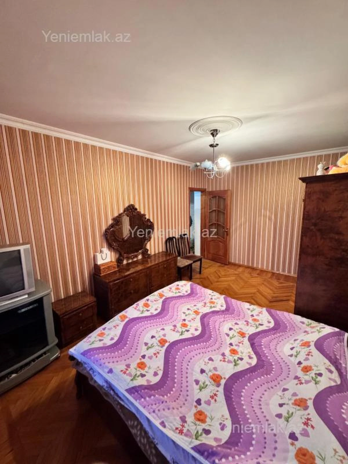 Satılır 4 otaqlı köhnə tikili 105 m²