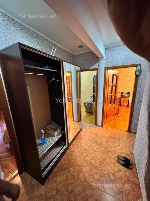 Satılır 4 otaqlı köhnə tikili 105 m²