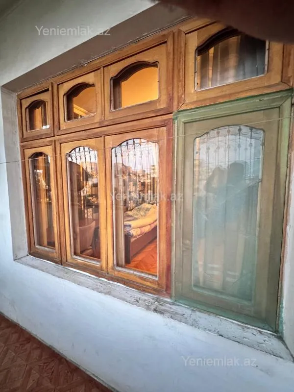 Satılır 4 otaqlı köhnə tikili 105 m²