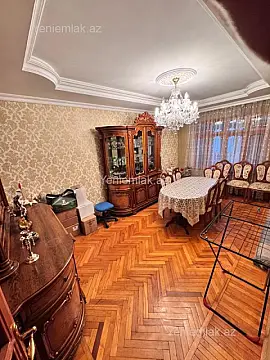 Satılır 4 otaqlı köhnə tikili 105 m²