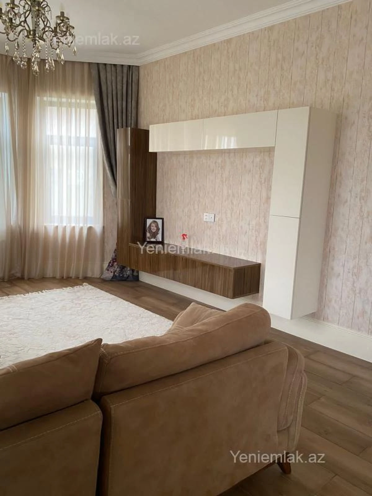 Satılır 5 otaqlı həyət evi 360 m²