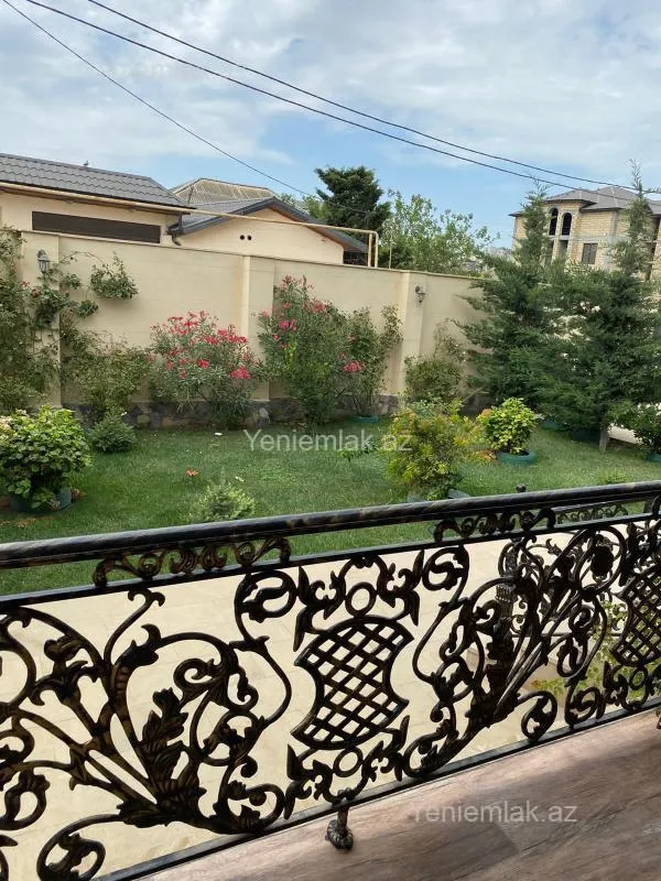 Satılır 5 otaqlı həyət evi 360 m²