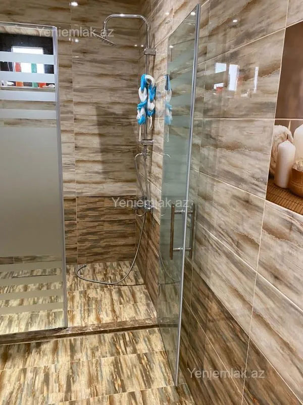 Satılır 5 otaqlı həyət evi 360 m²