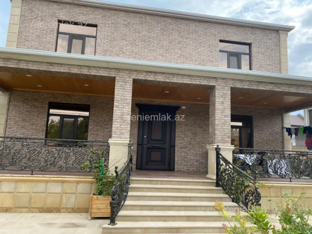 Satılır 5 otaqlı həyət evi 360 m²