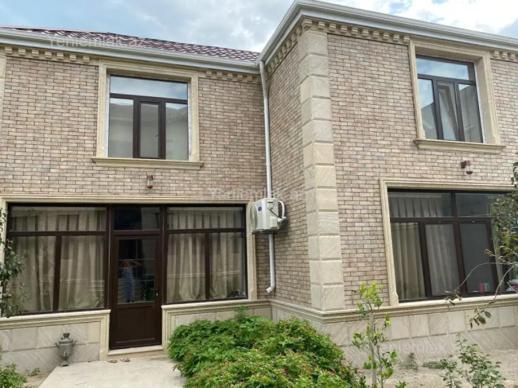 Satılır 5 otaqlı həyət evi 360 m²