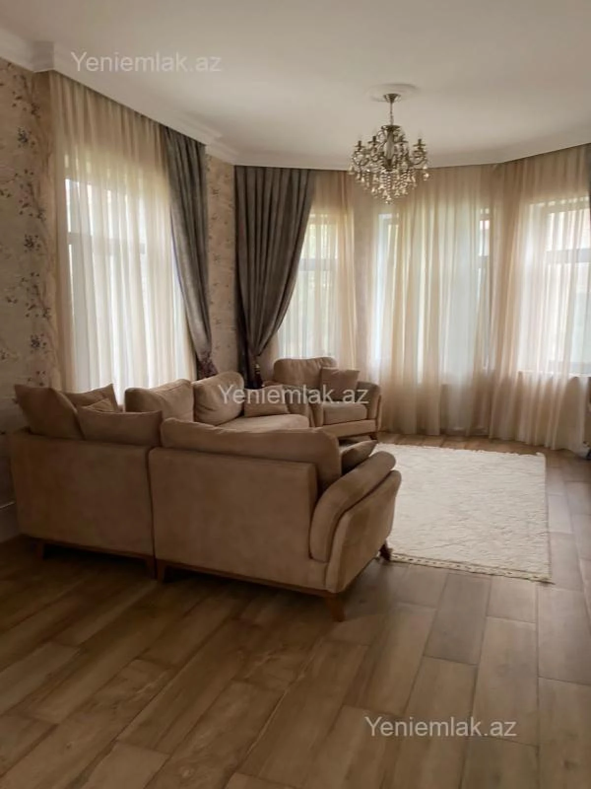 Satılır 5 otaqlı həyət evi 360 m²