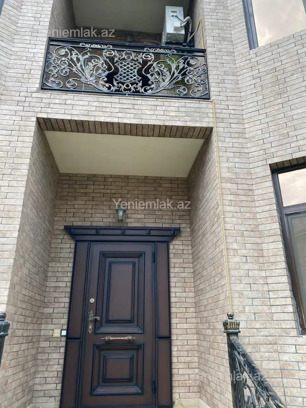 Satılır 5 otaqlı həyət evi 360 m²