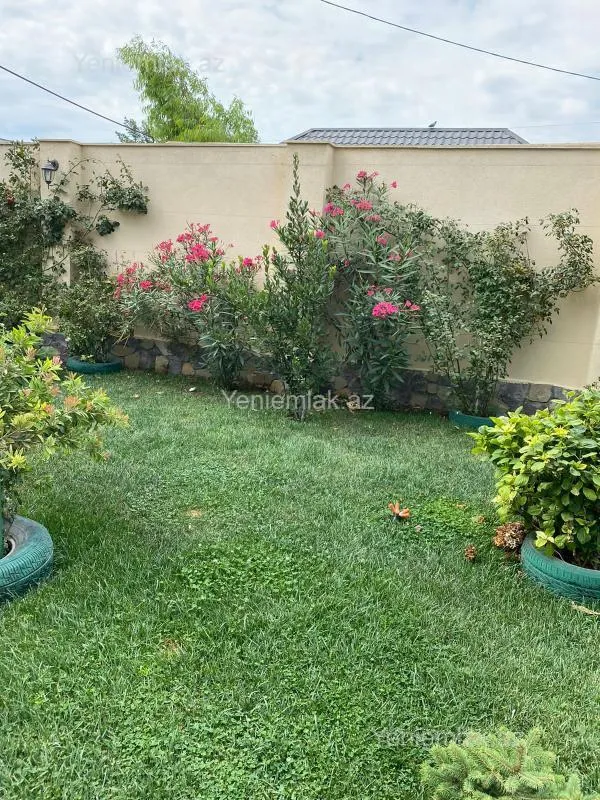 Satılır 5 otaqlı həyət evi 360 m²