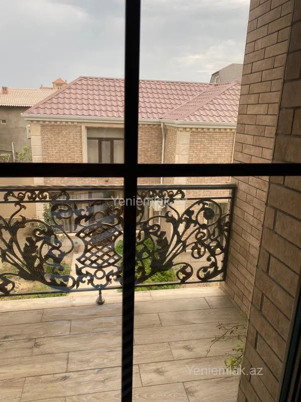 Satılır 5 otaqlı həyət evi 360 m²