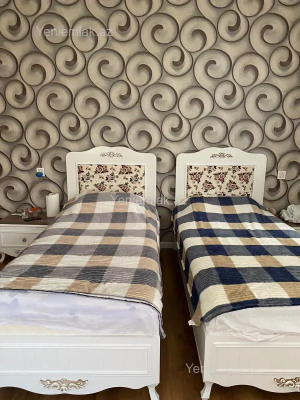 Satılır 5 otaqlı həyət evi 360 m²