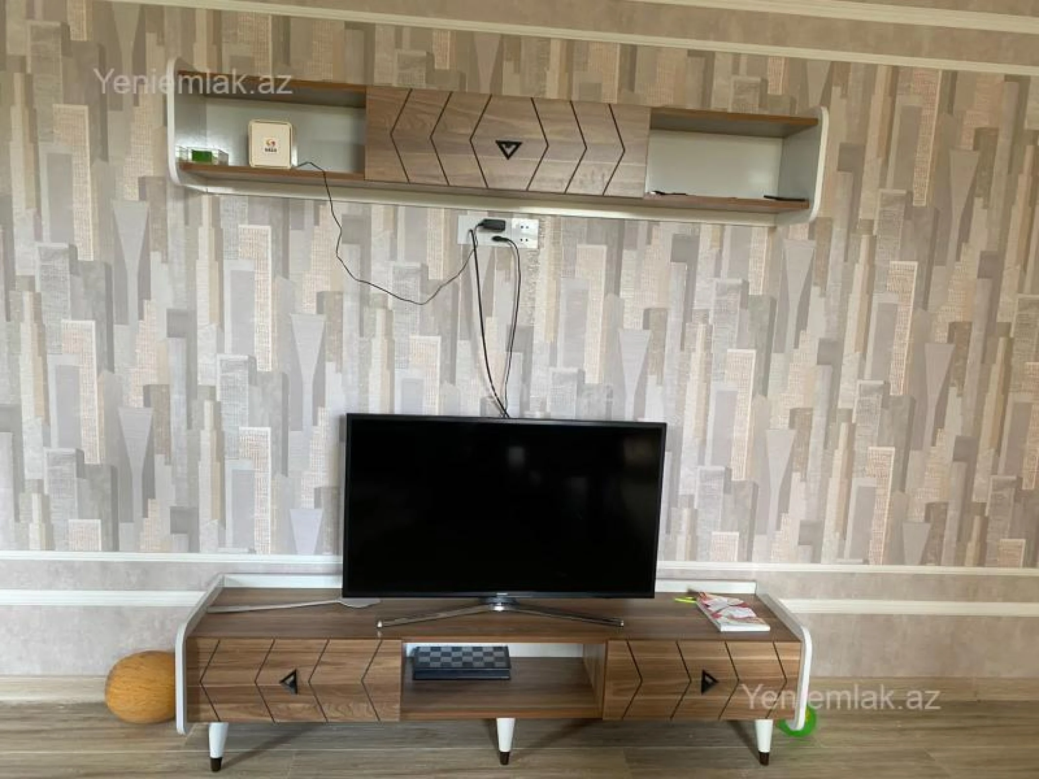 Satılır 5 otaqlı həyət evi 360 m²