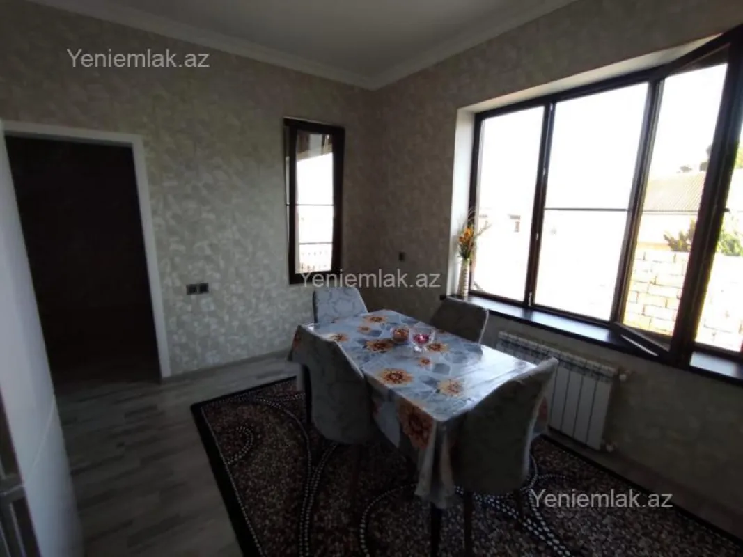 Satılır 4 otaqlı həyət evi 130 m²