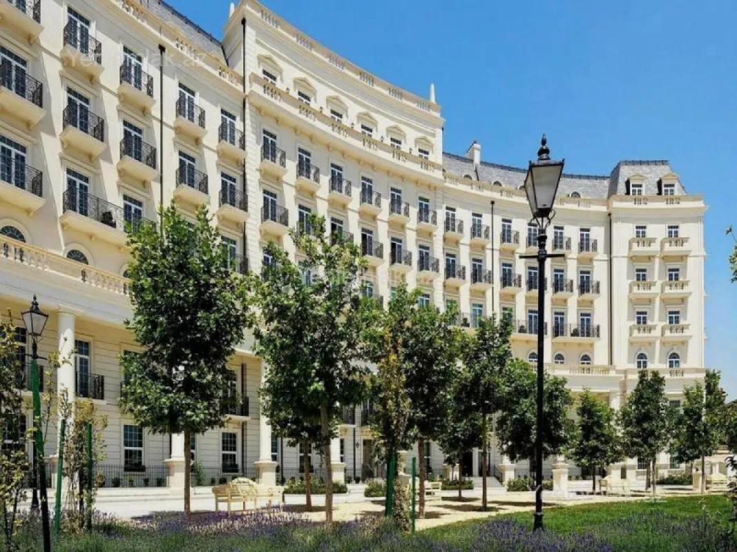 Satılır 4 otaqlı yeni tikili 145 m²