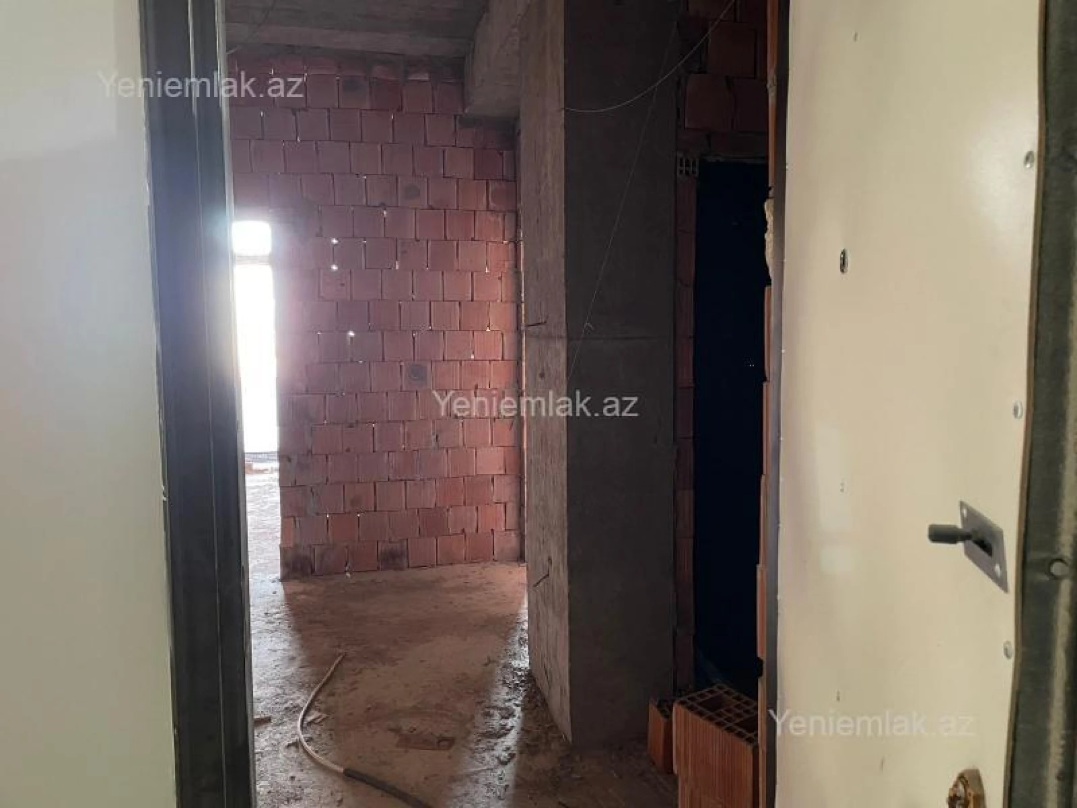 Satılır 3 otaqlı yeni tikili 83 m²