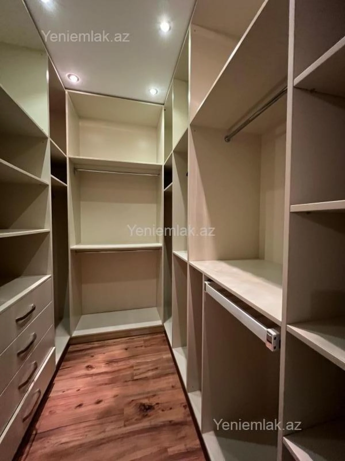 Satılır 6 otaqlı yeni tikili 400 m²