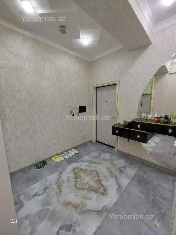 Satılır 3 otaqlı yeni tikili 83 m²