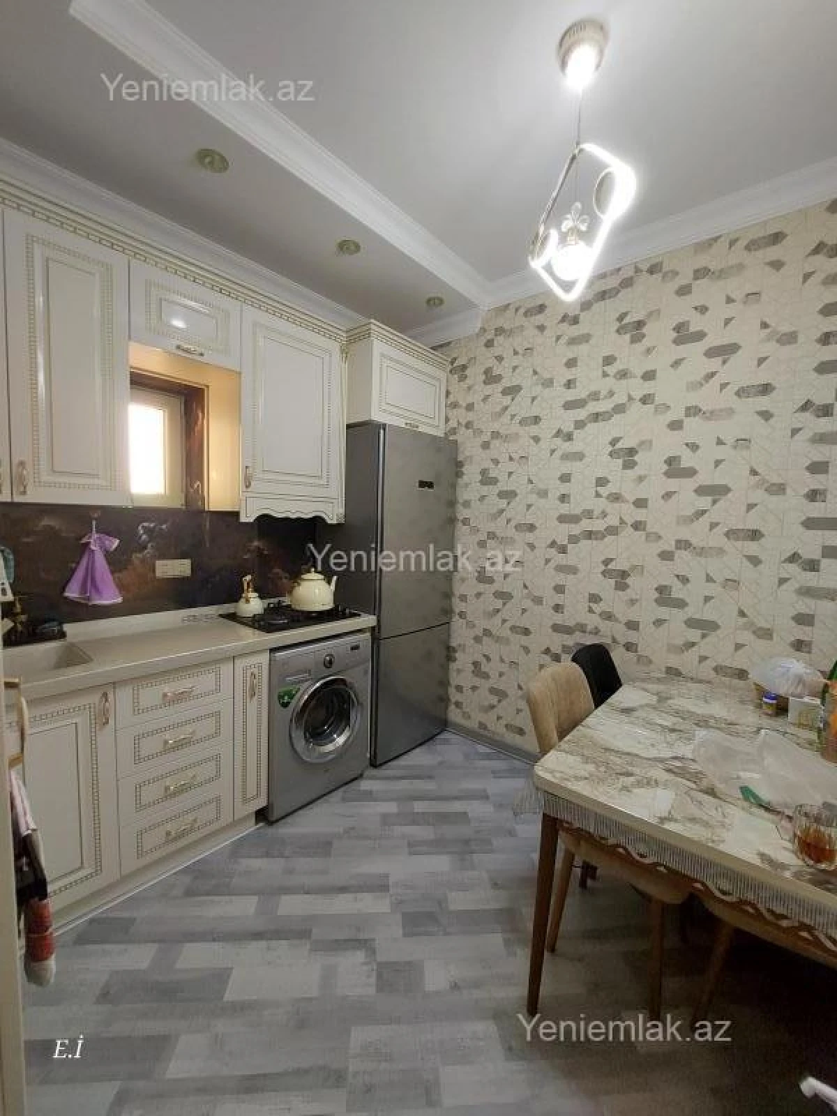 Satılır 3 otaqlı yeni tikili 83 m²