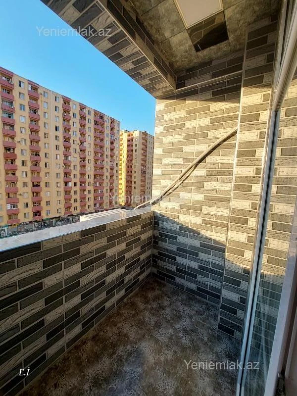 Satılır 3 otaqlı yeni tikili 83 m²