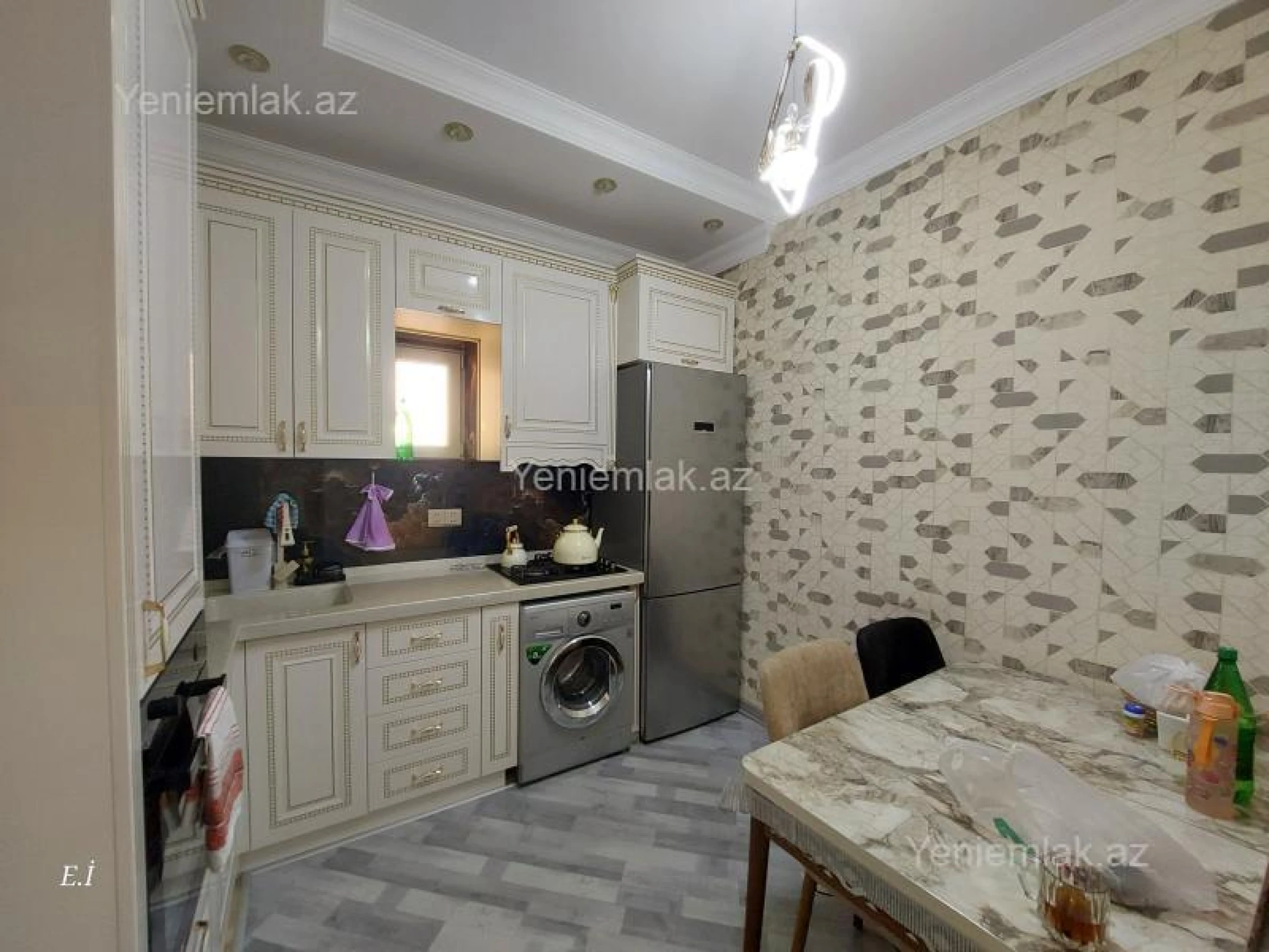 Satılır 3 otaqlı yeni tikili 83 m²