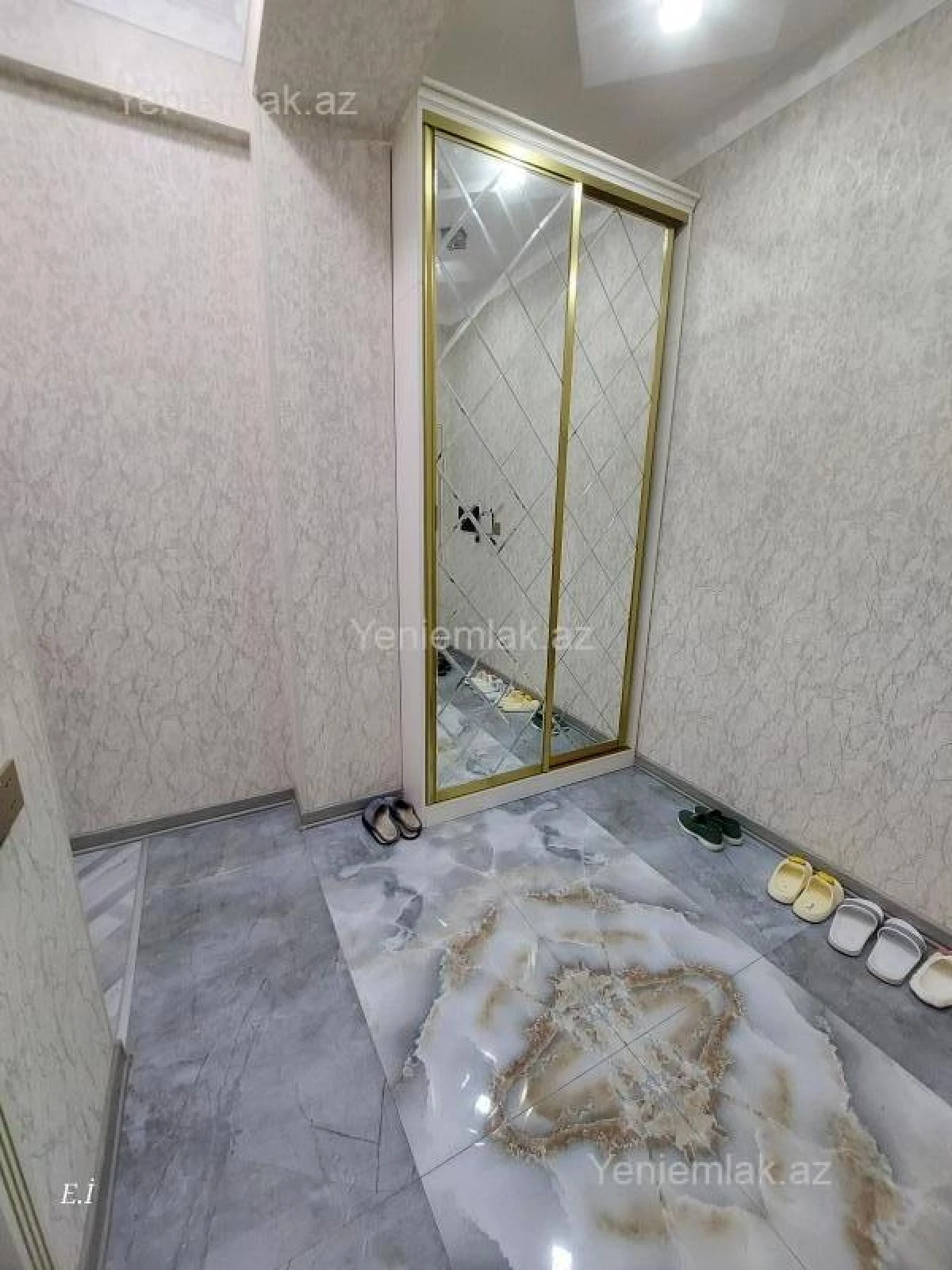 Satılır 3 otaqlı yeni tikili 83 m²