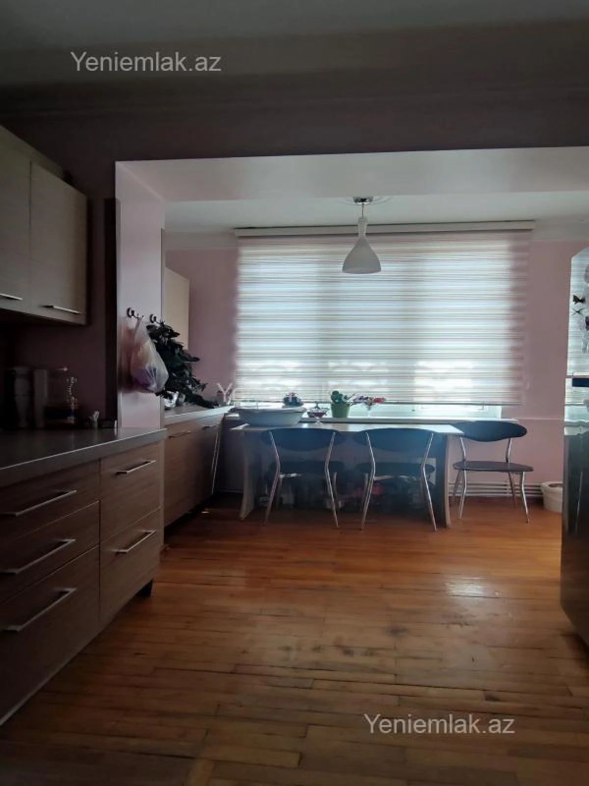 Satılır 4 otaqlı köhnə tikili 100 m²