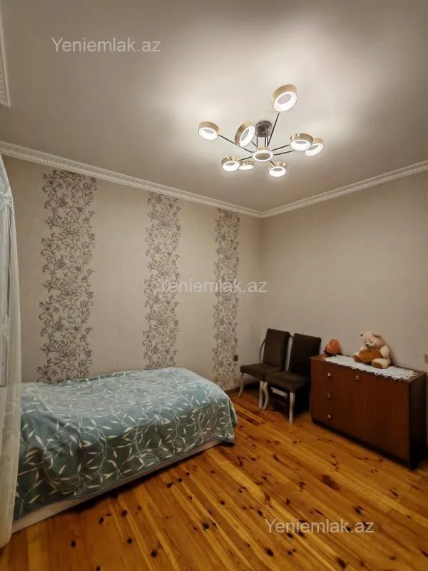 Satılır 7 otaqlı həyət evi 200 m²