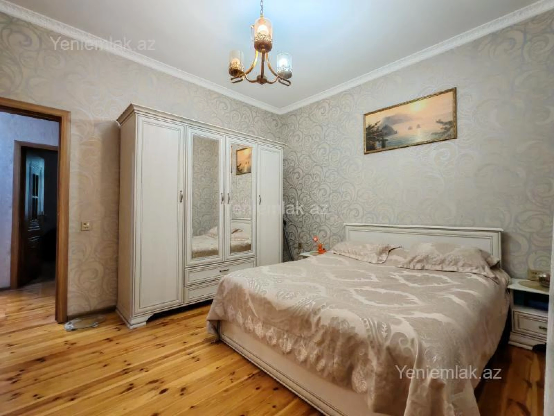 Satılır 7 otaqlı həyət evi 200 m²