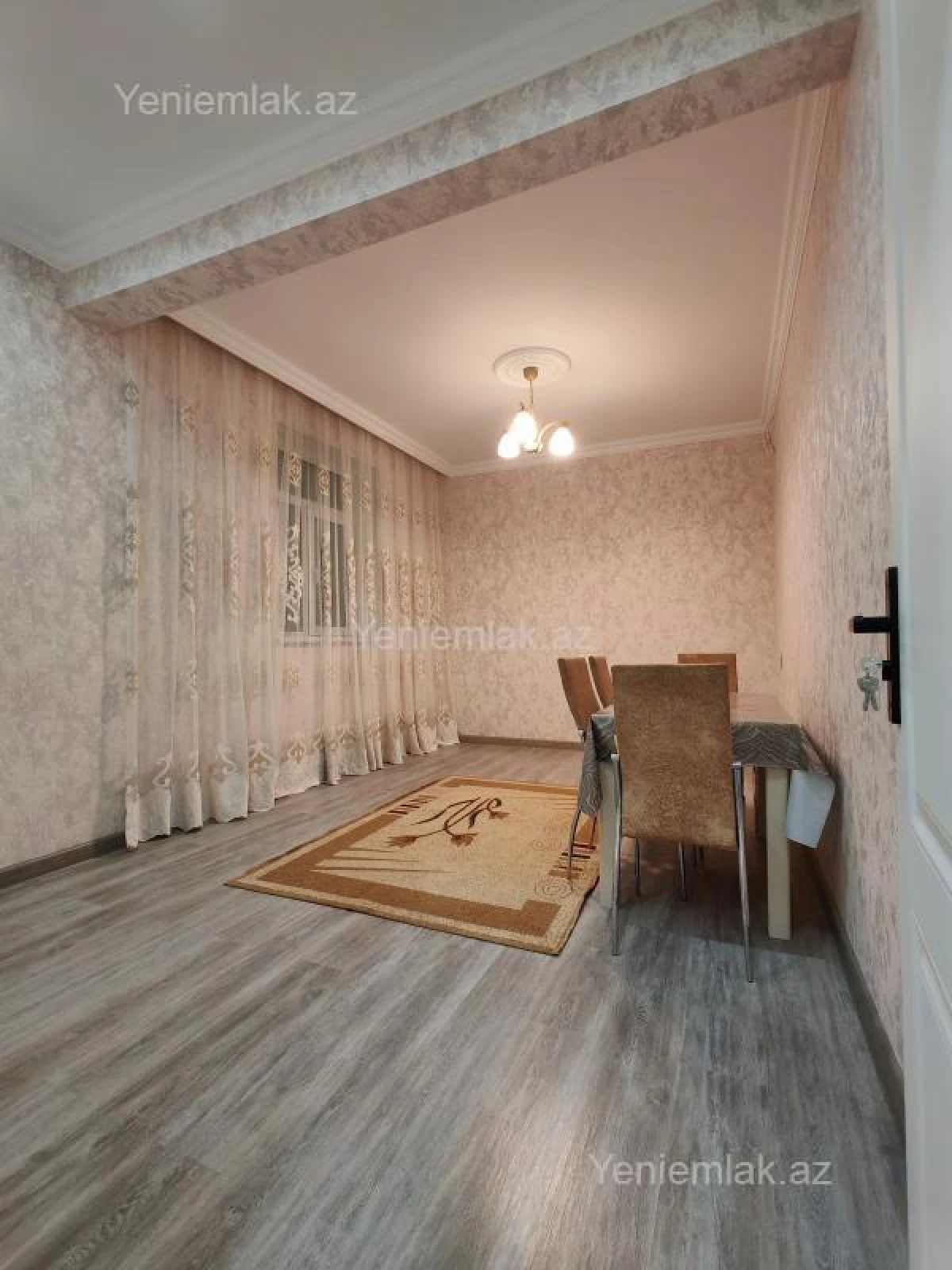 Satılır 7 otaqlı həyət evi 200 m²