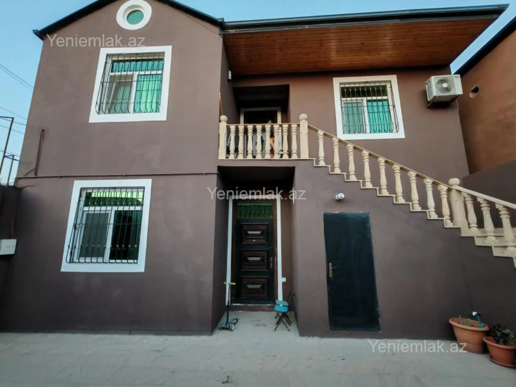 Satılır 7 otaqlı həyət evi 200 m²