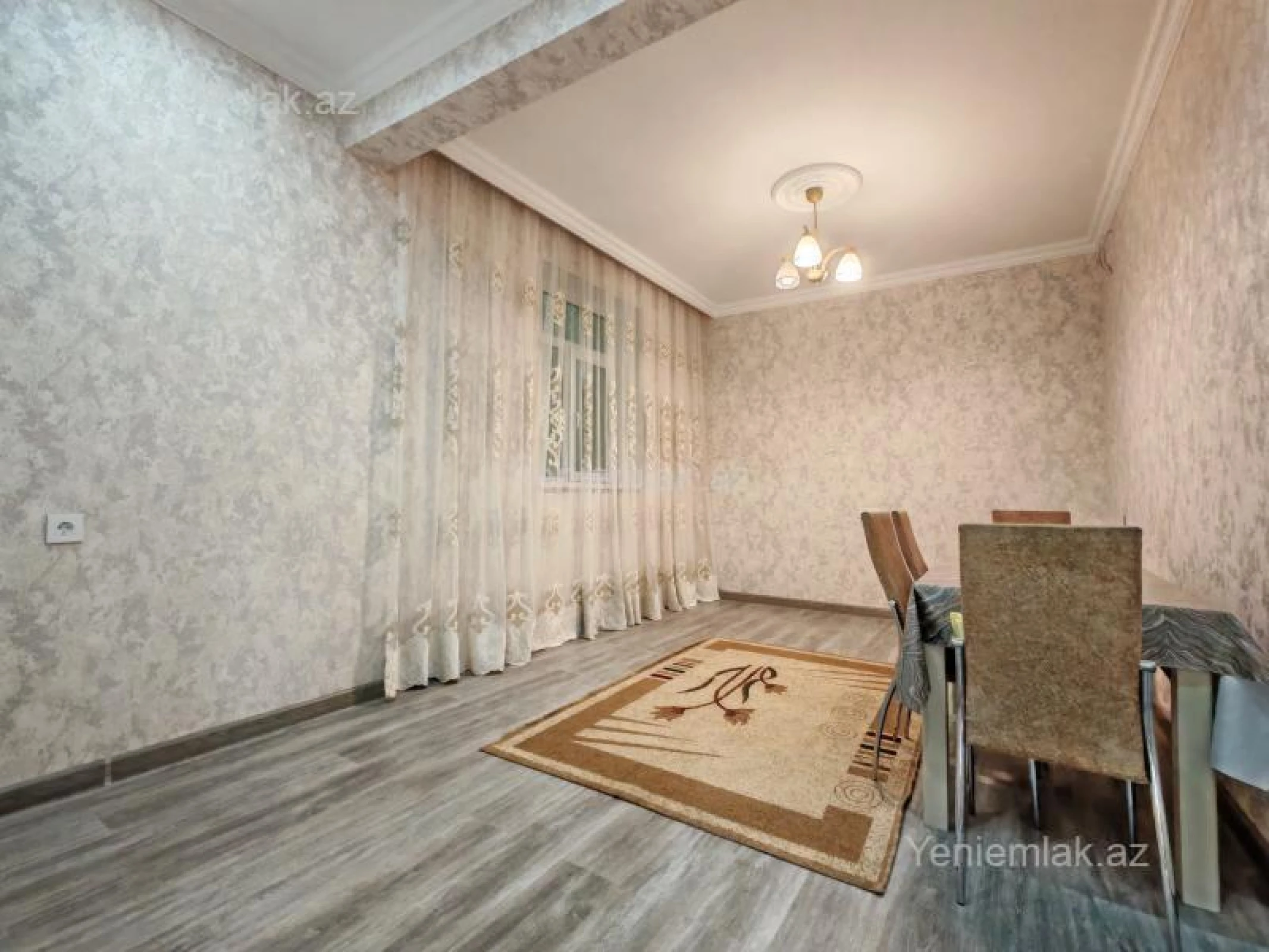 Satılır 7 otaqlı həyət evi 200 m²