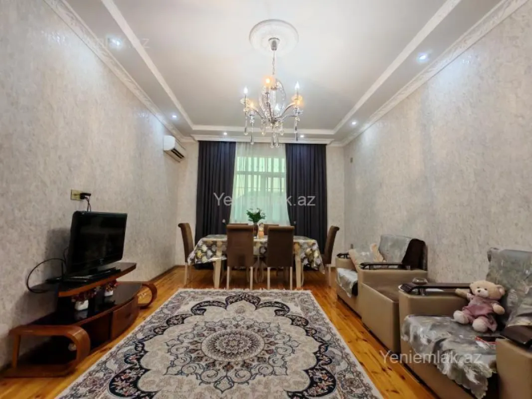 Satılır 7 otaqlı həyət evi 200 m²