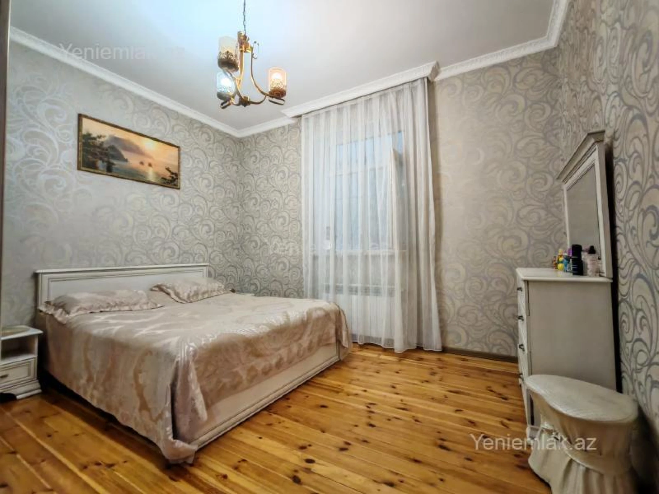 Satılır 7 otaqlı həyət evi 200 m²